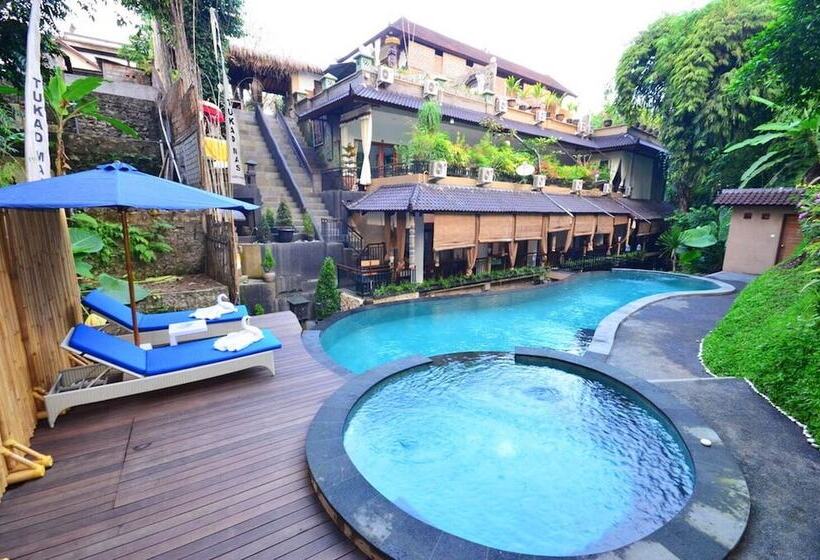 בית מלון כפרי Kubuku Ubud Villas