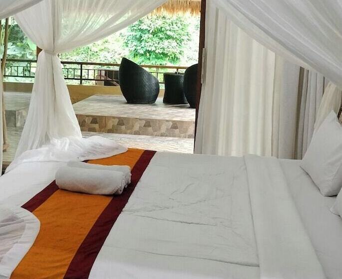 בית מלון כפרי Kubuku Ubud Villas