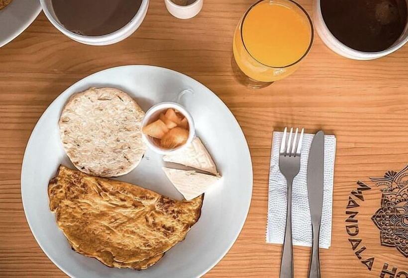 Отель Mandala Centro Medellín