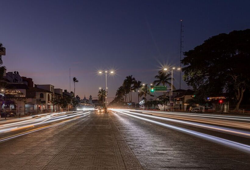 ホテル Soy Local Puerto Vallarta