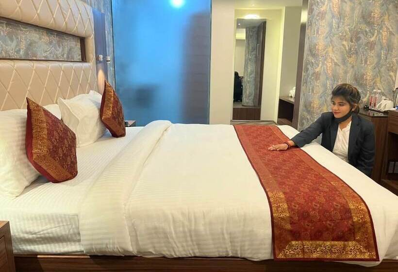 Отель The Triumph