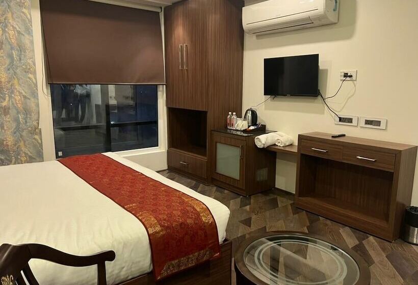 Отель The Triumph