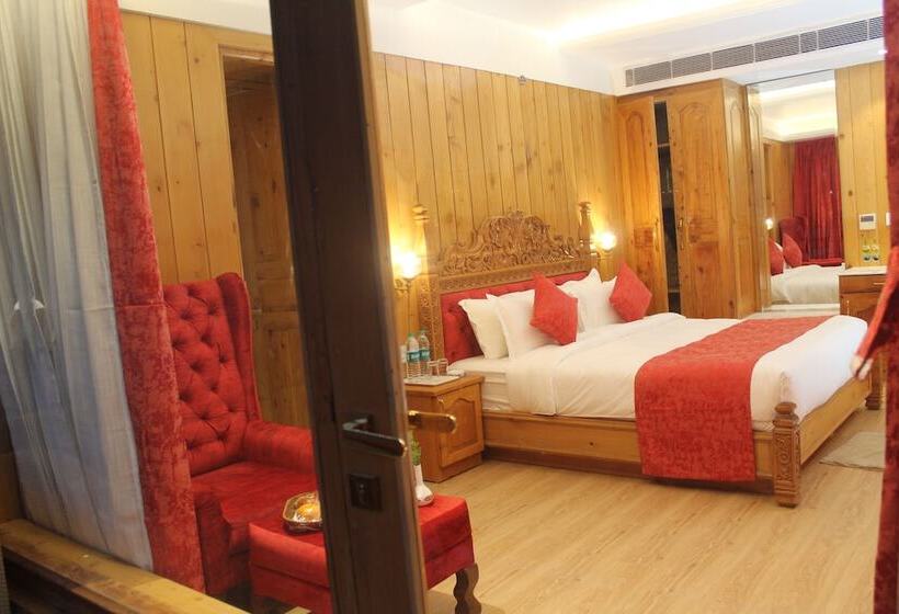 Tiaraa Hotels & Resorts   A Luxury Resort Manali