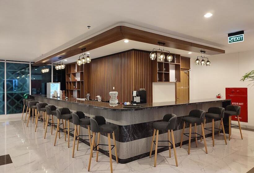 Unhas Hotel & Convention