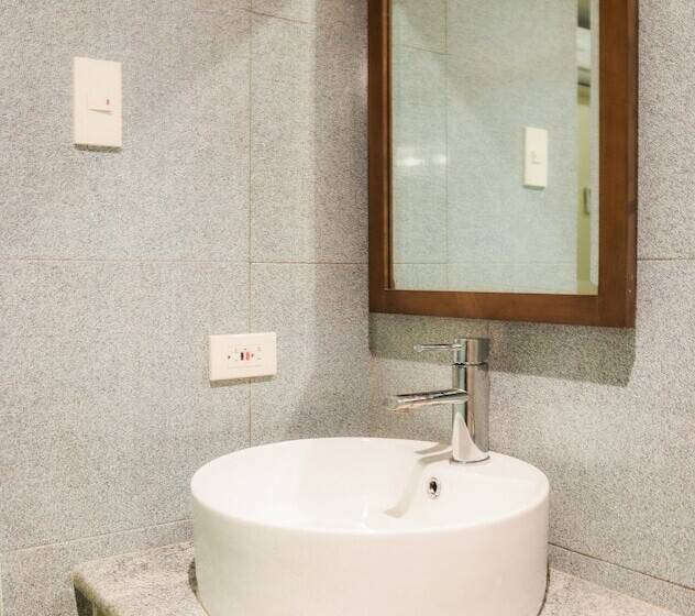 Отель Panglao Alona Suites