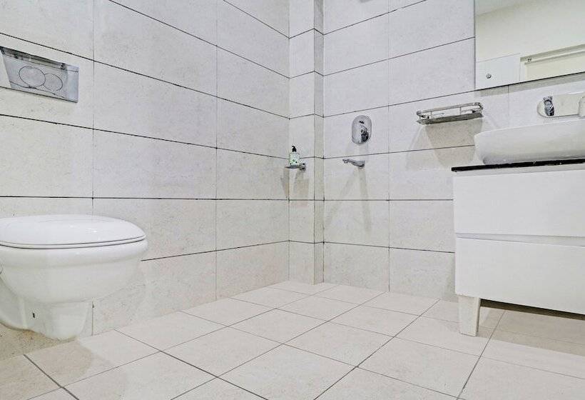 Отель Treebo Kamron Regency Sector 80