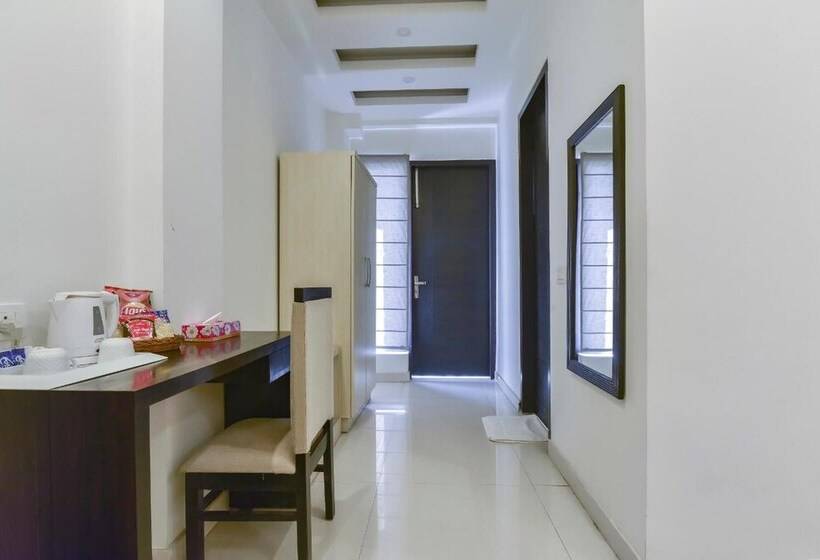 בית מלון כפרי Royal Residence Golf View