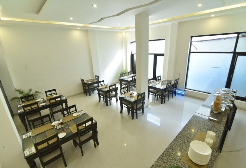 בית מלון כפרי Royal Residence Golf View