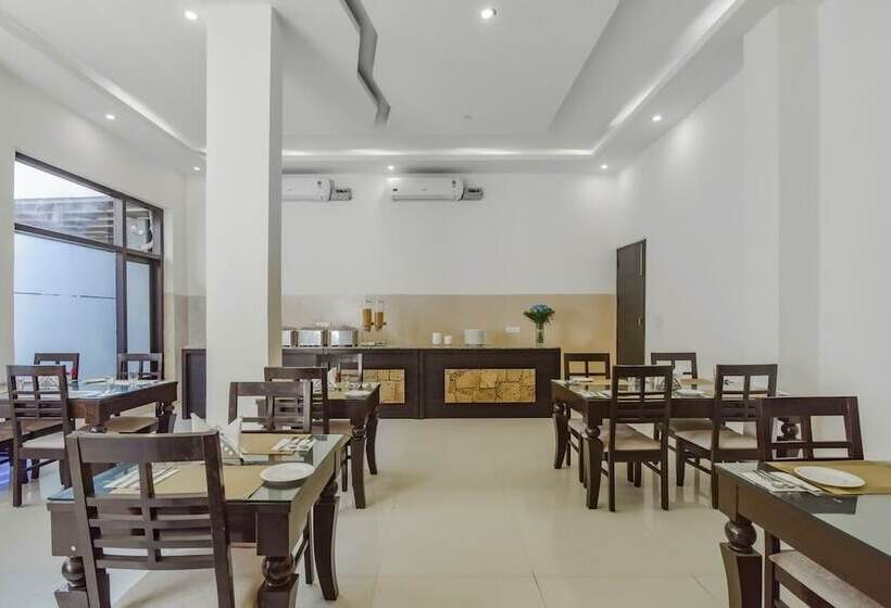 בית מלון כפרי Royal Residence Golf View