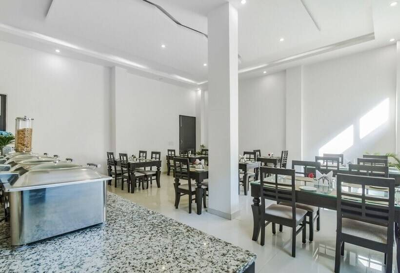 בית מלון כפרי Royal Residence Golf View