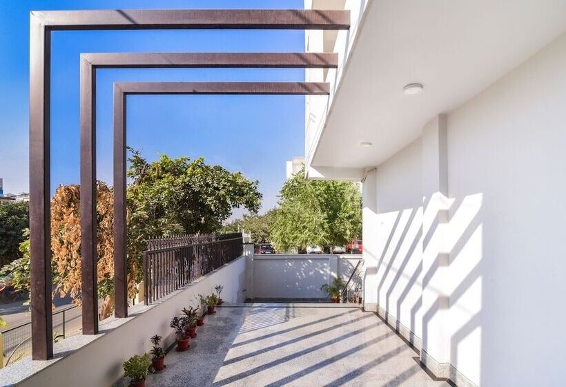 בית מלון כפרי Royal Residence Golf View