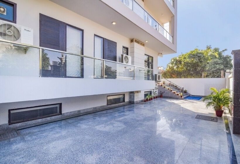 בית מלון כפרי Royal Residence Golf View