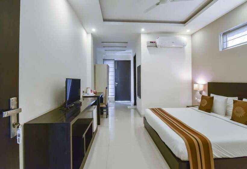 בית מלון כפרי Royal Residence Golf View