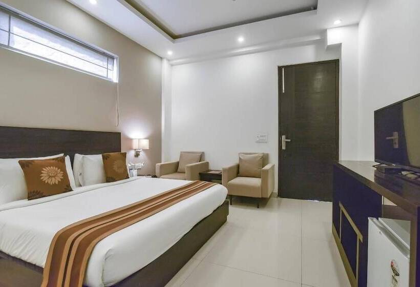 בית מלון כפרי Royal Residence Golf View