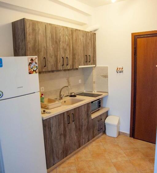 Alexandros Hotel Apartments