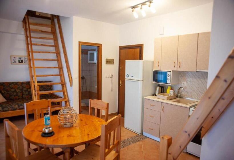 Alexandros Hotel Apartments