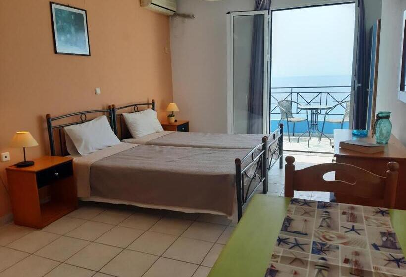 Casa De Blue Studios & Apartments