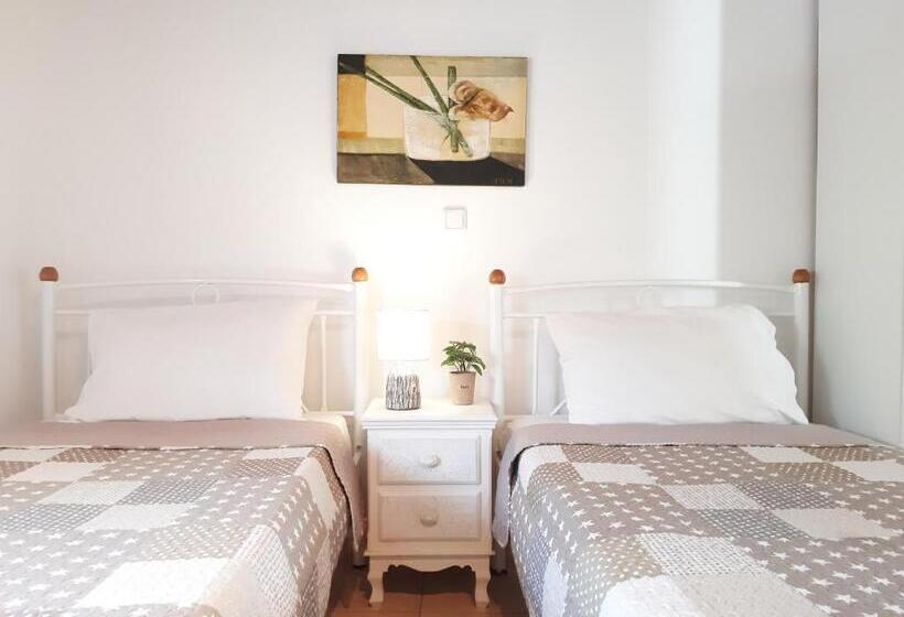 Casa De Blue Studios & Apartments