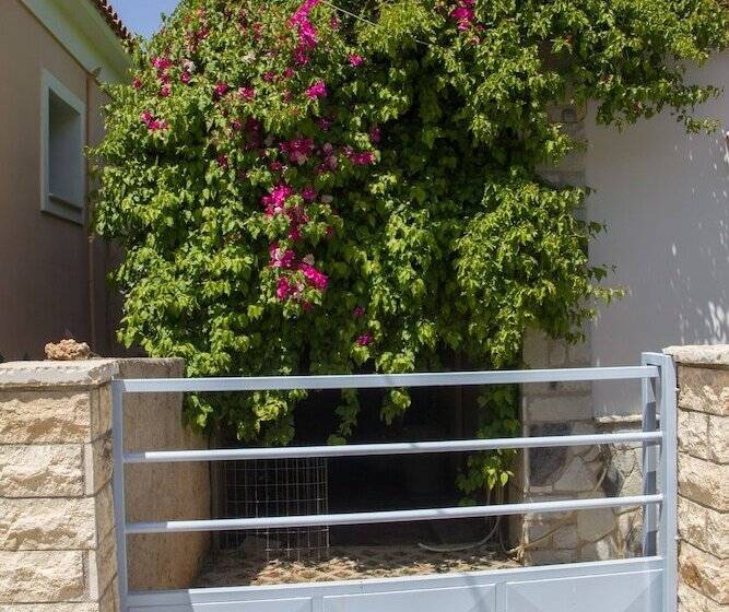 Corinthian Residence