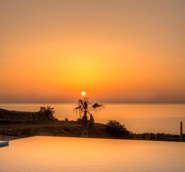 Desiterra Resort & Spa