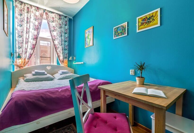 Friends On Vosstaniya Hostel