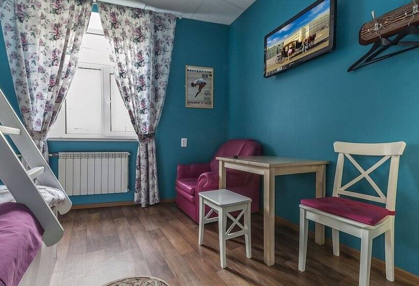 Friends On Vosstaniya Hostel