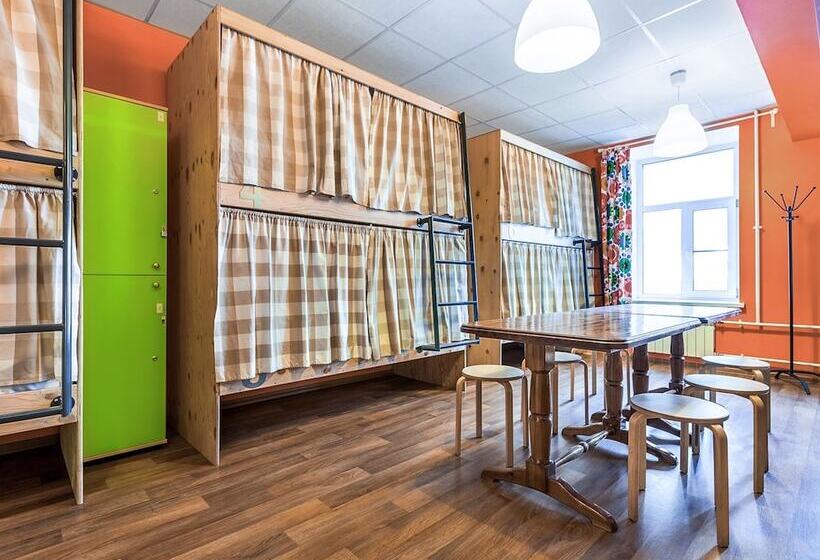 Friends On Vosstaniya Hostel