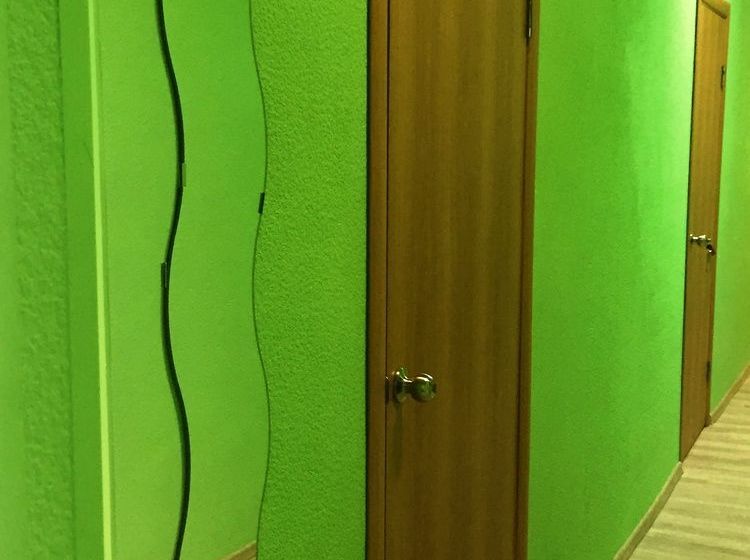 هاستل Den I Noch