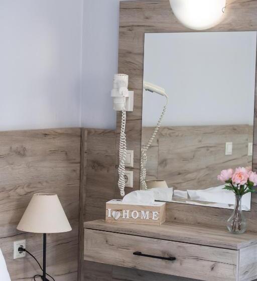 酒店 Aggelos Apartments & Deluxe Studios