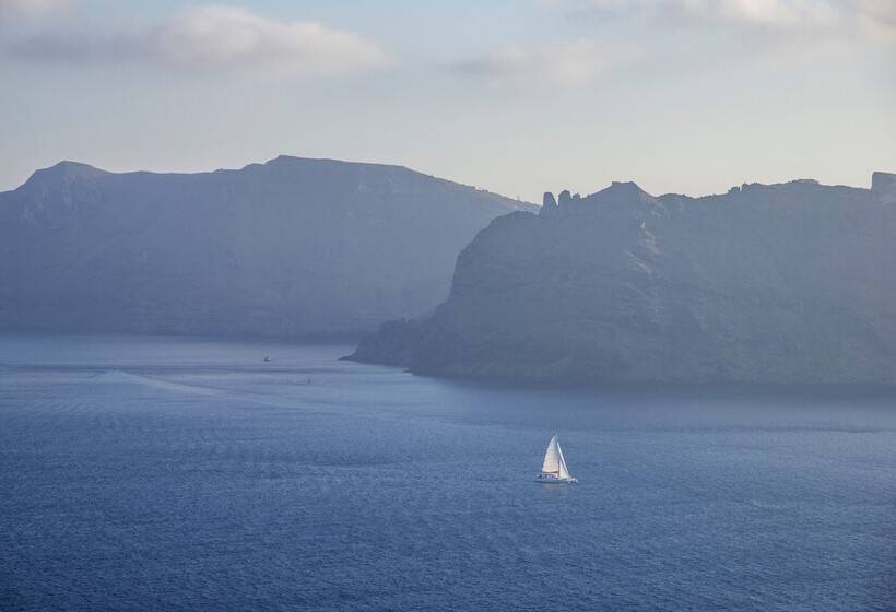 Hotel Ambition Suites