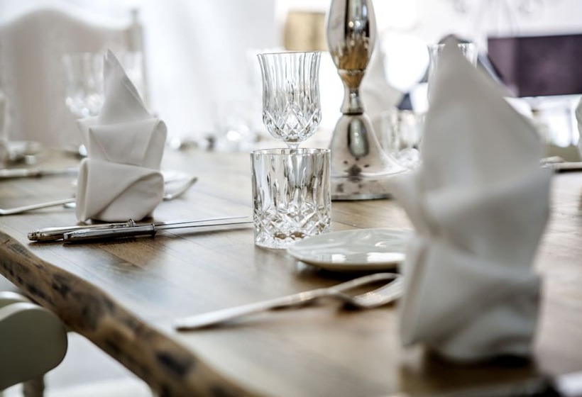 Отель Andronikos Santorini