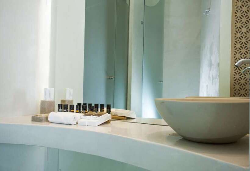 Отель Andronikos Santorini