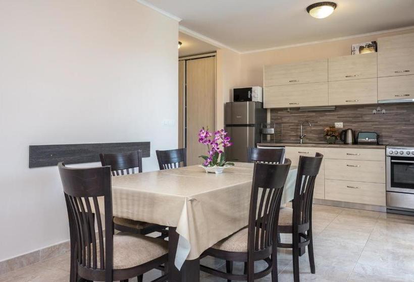 هتل Apartments In Esteban Complex