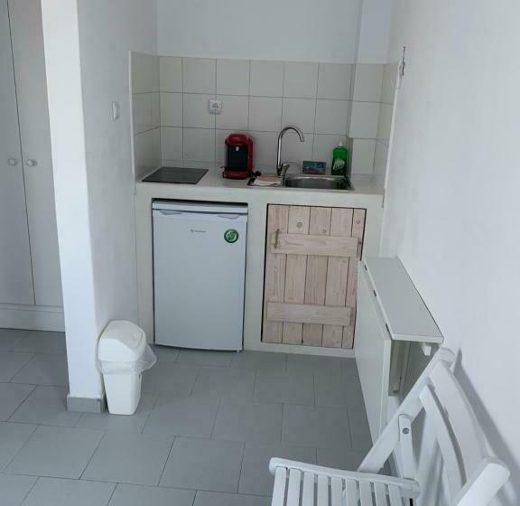 Отель Arokaria Beach Studios