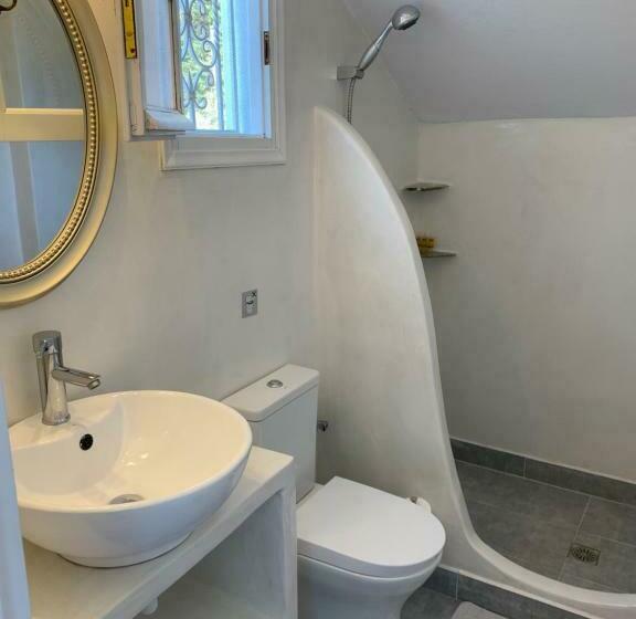 Отель Arokaria Beach Studios