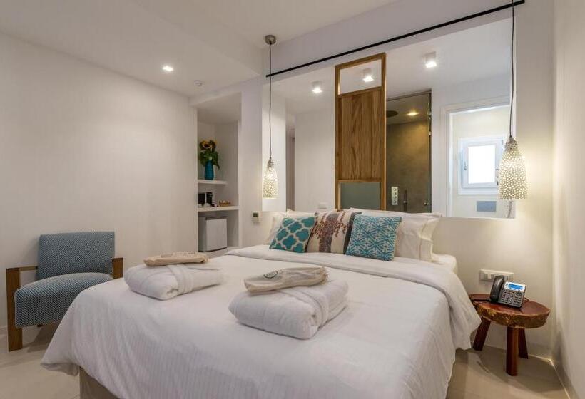 בית מלון כפרי Bluetopia Suites