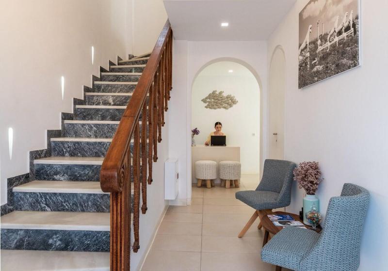 בית מלון כפרי Bluetopia Suites