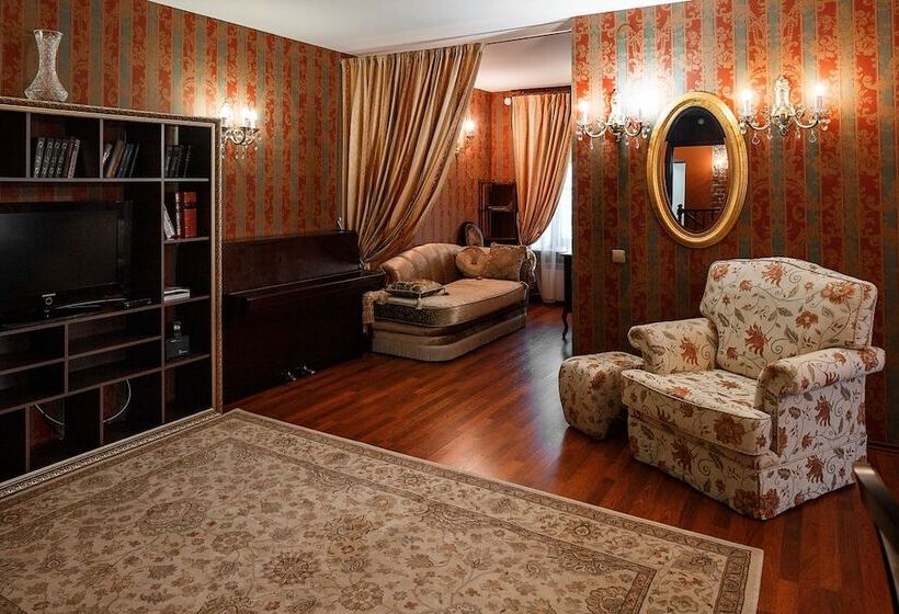 Отель Boutique Apartments Pokrovka 9a