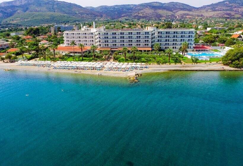 בית מלון כפרי Calamos Beach Family Club