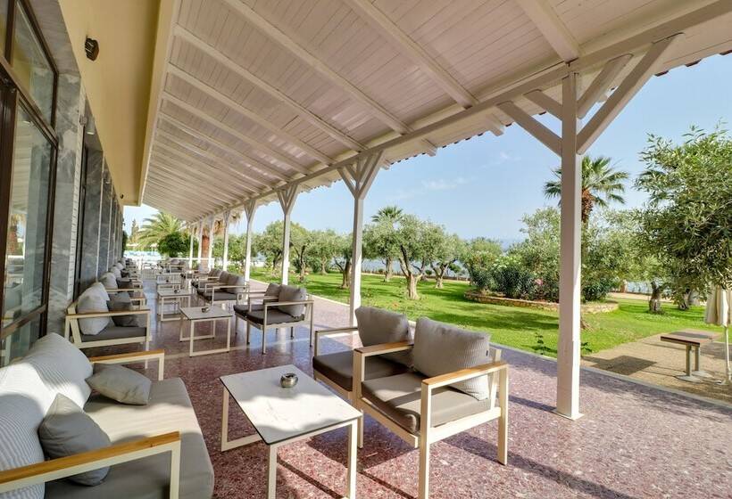 בית מלון כפרי Calamos Beach Family Club