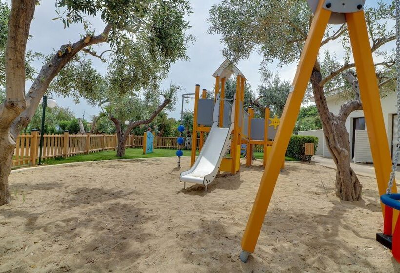 בית מלון כפרי Calamos Beach Family Club