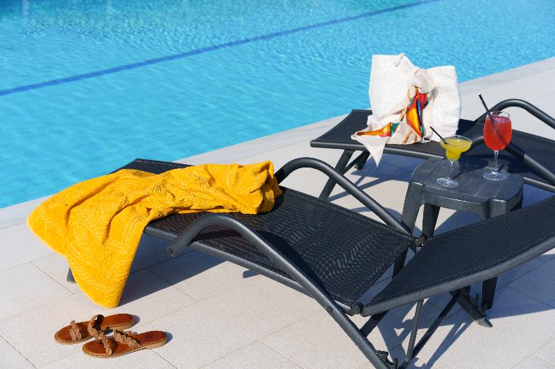 בית מלון כפרי Calamos Beach Family Club