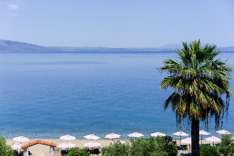 בית מלון כפרי Calamos Beach Family Club