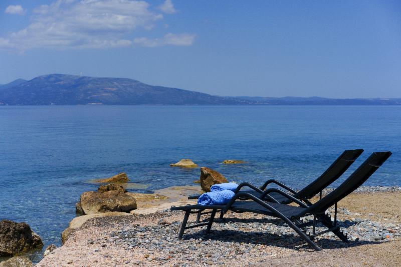 فندق Calamos Beach Family Club