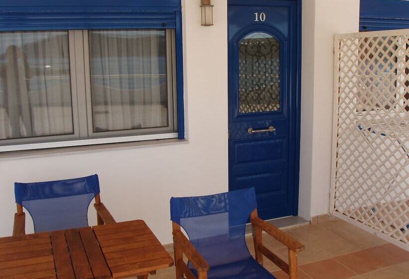 בית מלון כפרי Chill & Co. Serifos