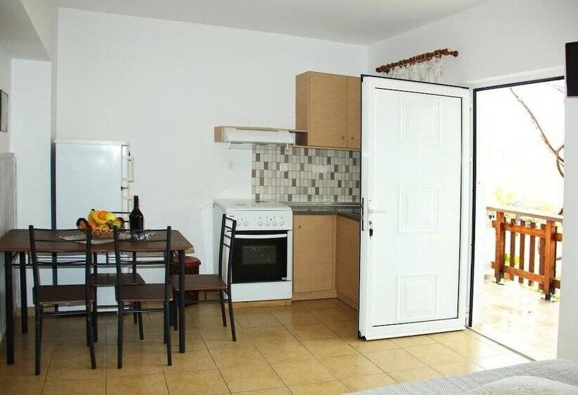 Отель Christos Studios And Family Apartments