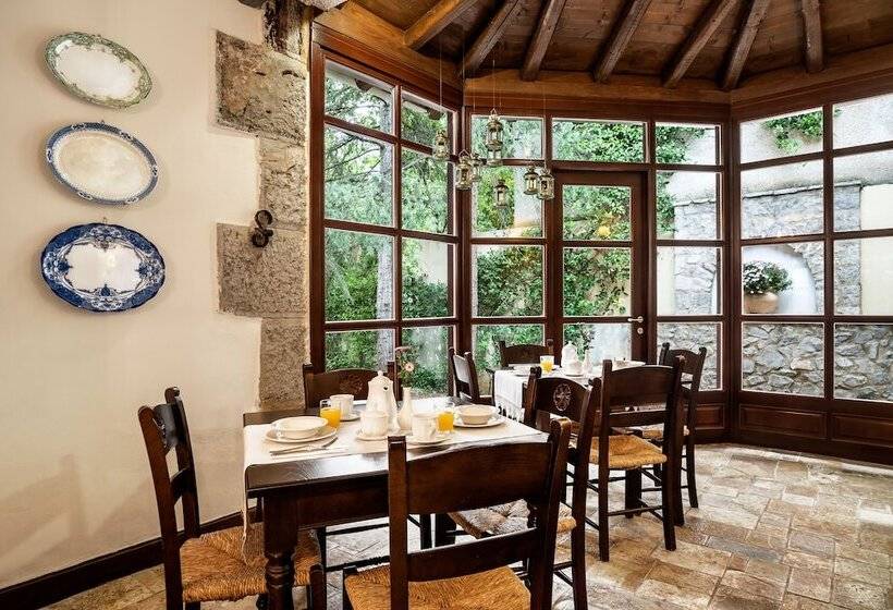 בית מלון כפרי Archontiko Parnassus Dadi