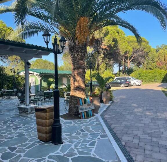 בית מלון כפרי Diaporos