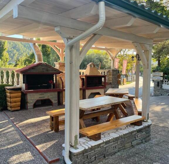 בית מלון כפרי Diaporos