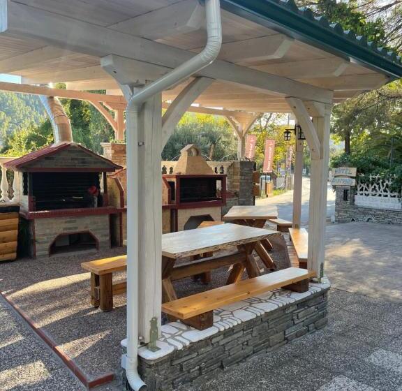 בית מלון כפרי Diaporos